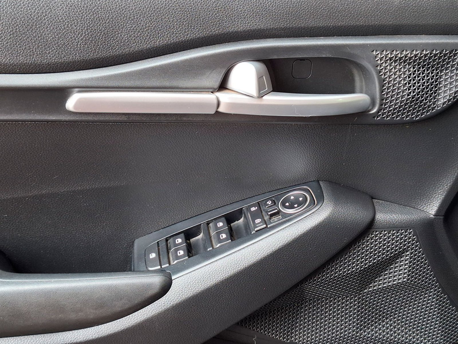 Kia SELTOS MPI 6MT 1.6 2022 - Imagen 19 de 20