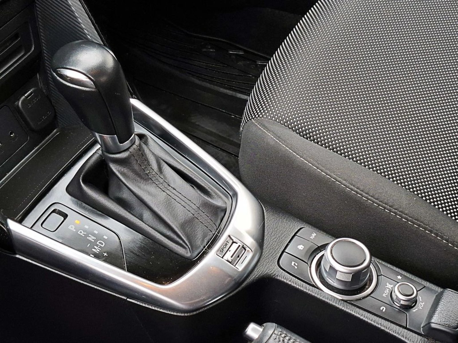 Mazda 2 SEDAN 1.5 V 4X2 6AT 4P 2020 - Imagen 17 de 17