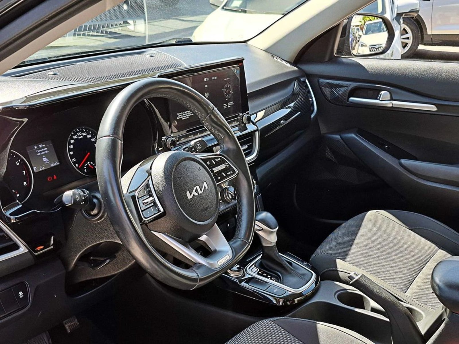 Kia SELTOS EX 1.6 AT 2022 - Imagen 9 de 18