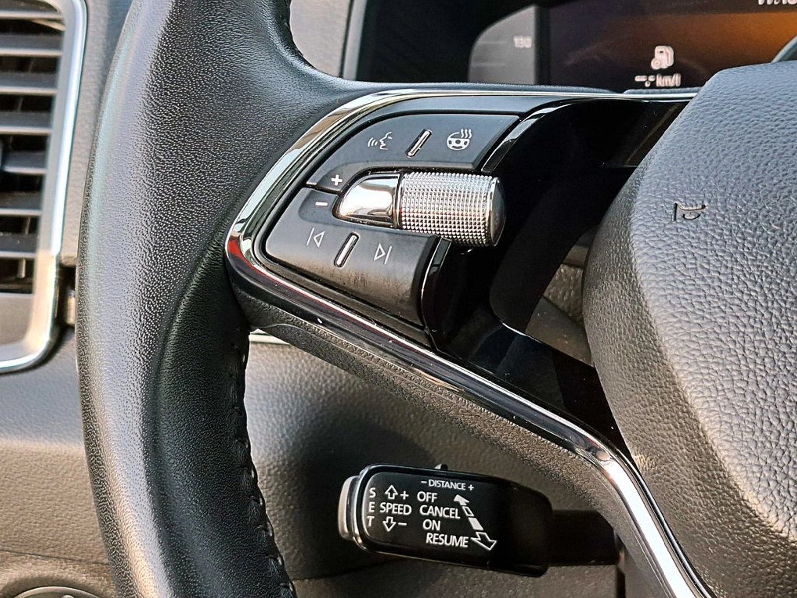 Skoda KAROQ 1.4 TSI AMBITION AT 2024 - Imagen 13 de 18
