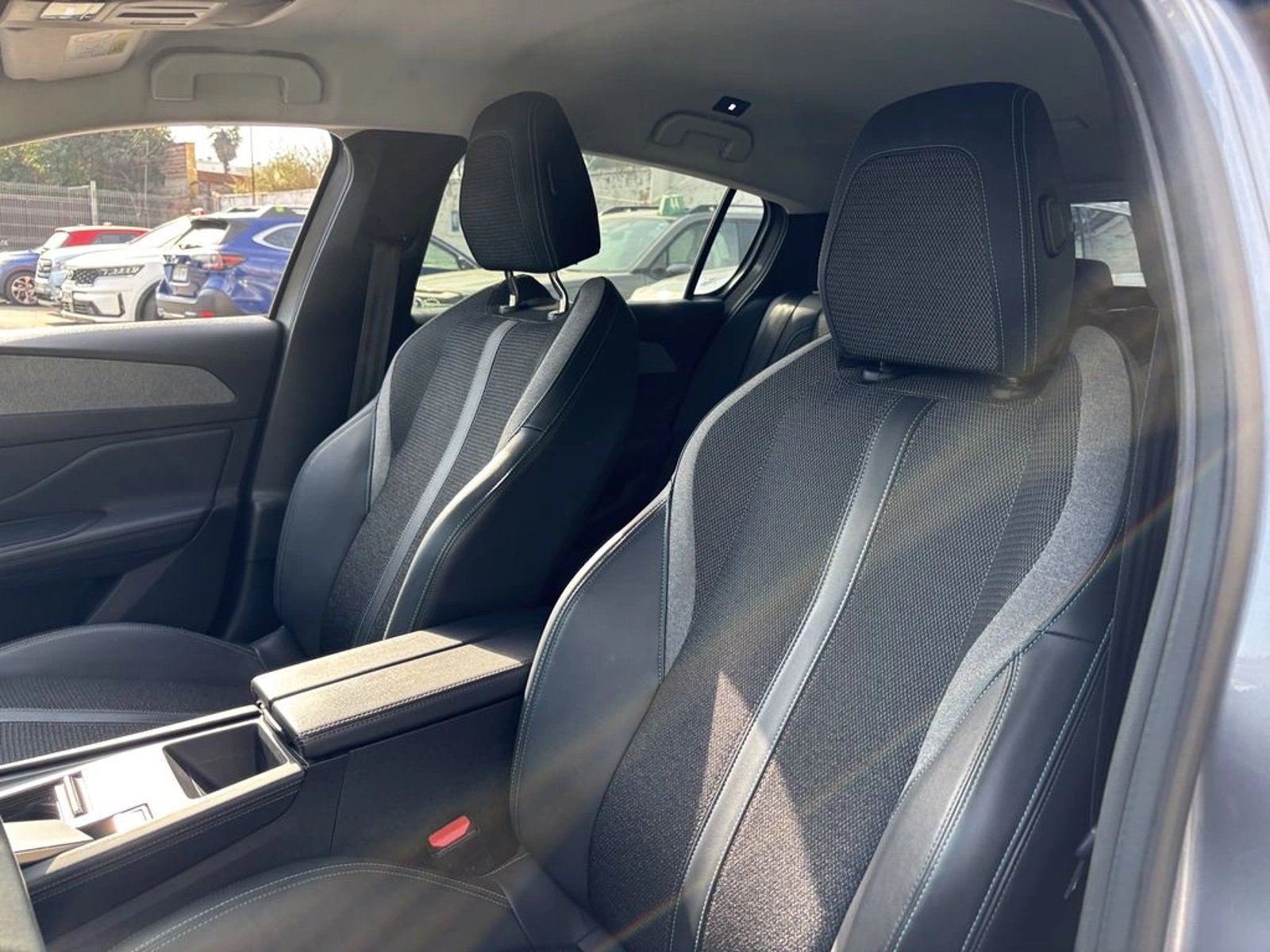 Peugeot 308 1.5 ALLURE PACK BLUEHDI DIESEL 130 4X2 EAT8 5P 2023 - Imagen 10 de 15