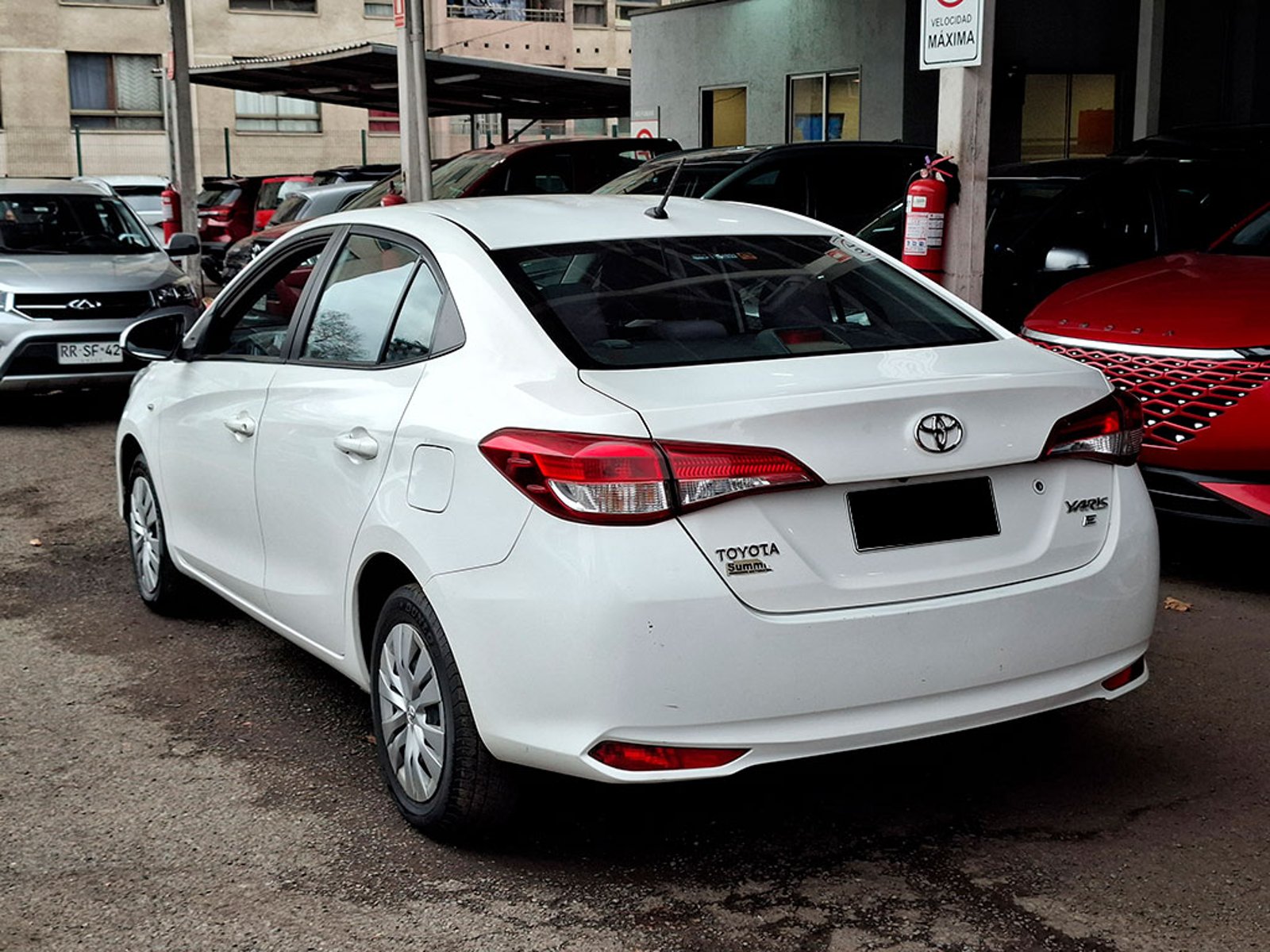 Toyota YARIS SEDAN 1.5 XLI C 2022 - Foto 4 de 20