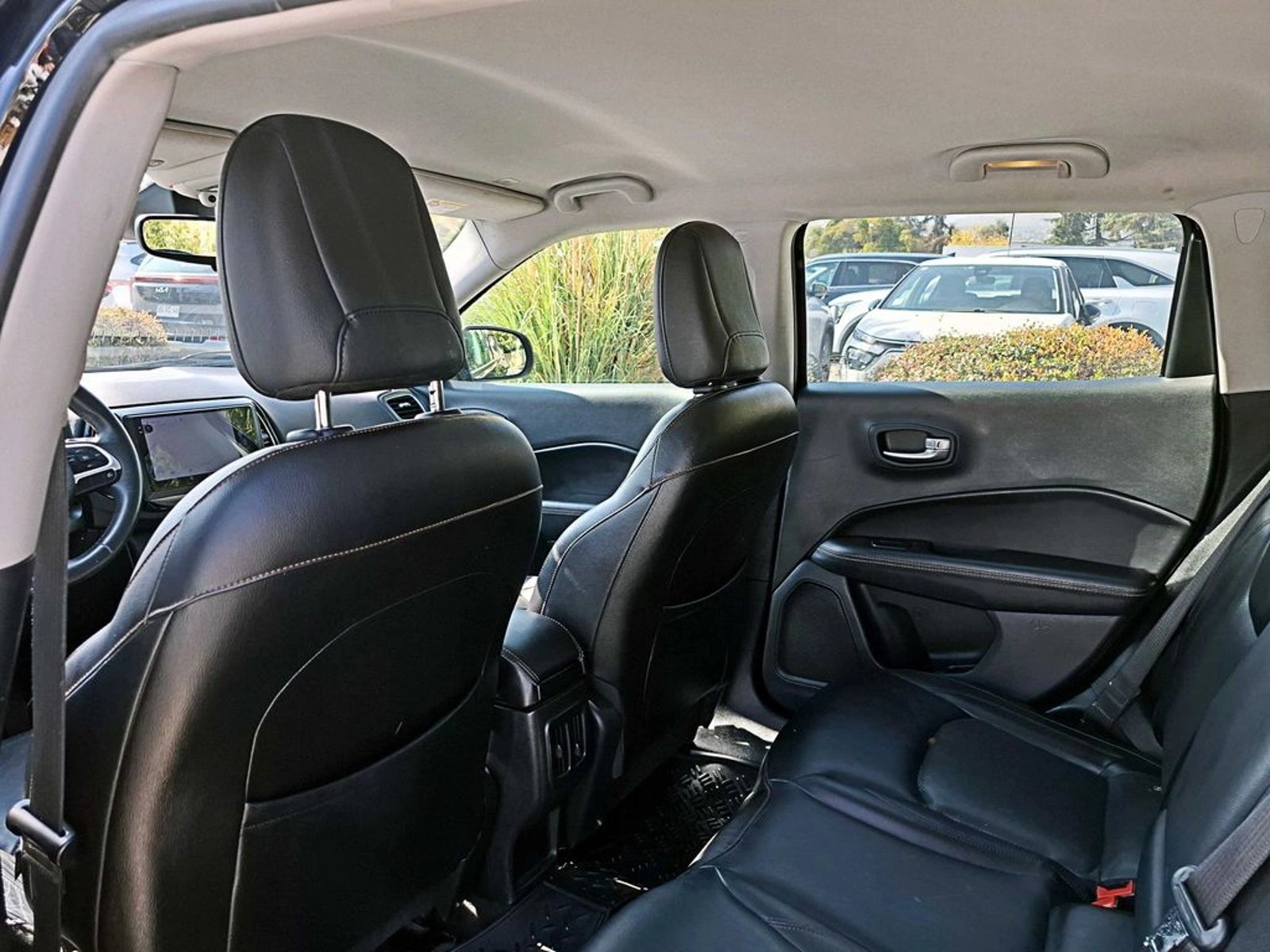 JEEP COMPASS 2.4 LONGITUDE 4X4 5P 2019 - Imagen 12 de 20