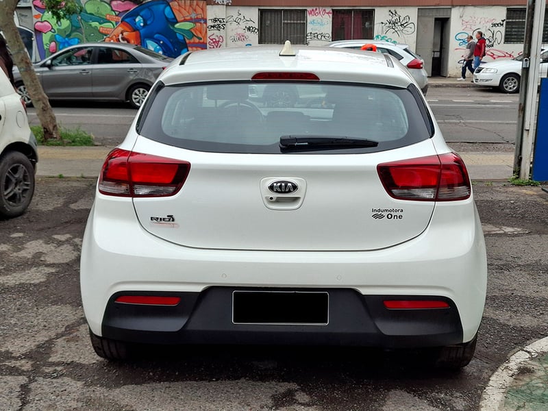 Kia RIO 5 EX 1.6L 6MT FULL 2021 - Imagen 5 de 20