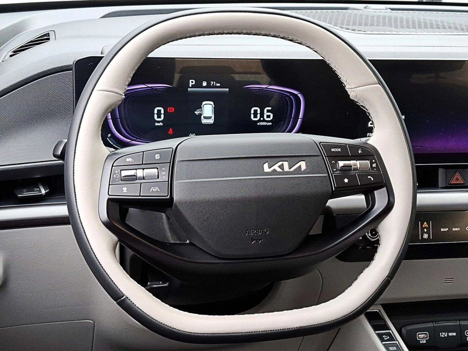 Kia CARENS EX 1.5 AT 2026 - Imagen 12 de 17