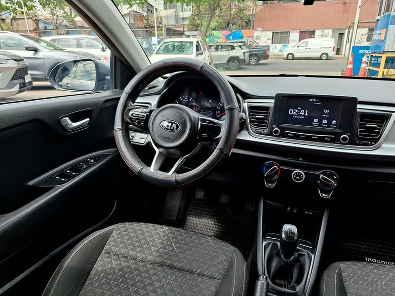 Kia RIO 4 LX 1.4L 6MT AC 2020 - Imagen 8 de 20