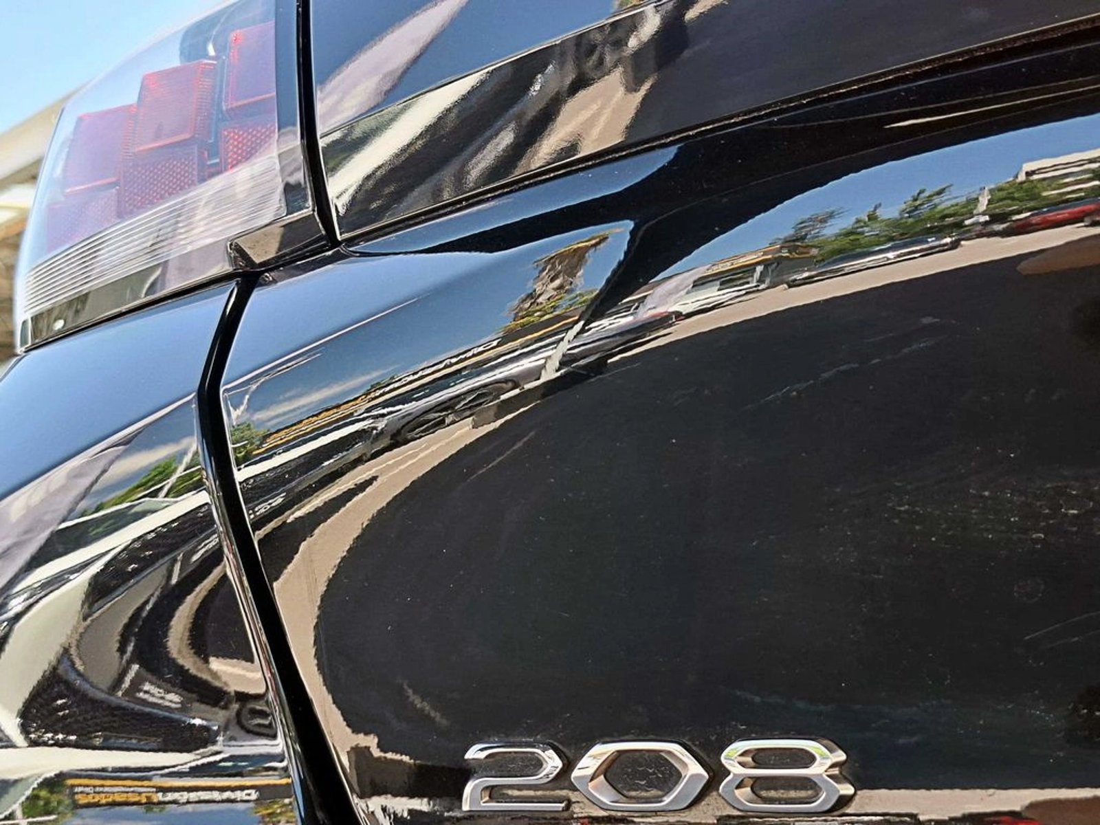 PEUGEOT 208 MT 1.2 2023 - Imagen 7 de 17
