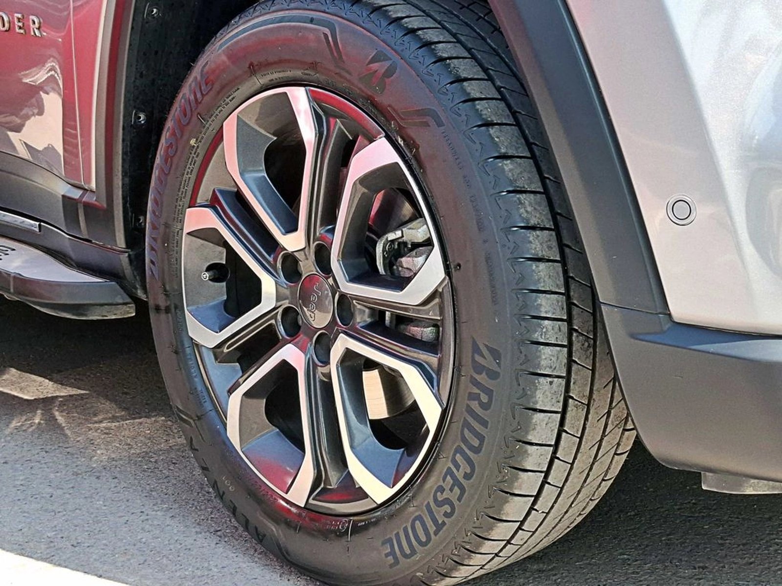Jeep COMMANDER 1.3 LIMITED AT 2026 - Foto 4 de 19