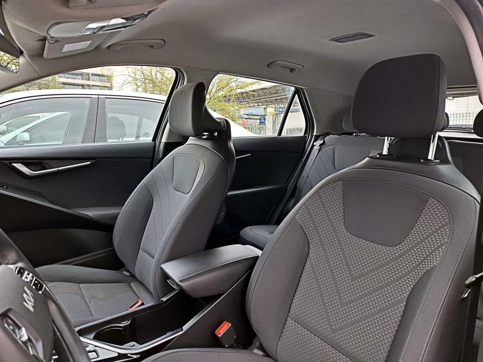 Kia NIRO HEV 1.6 2024 - Imagen 10 de 16