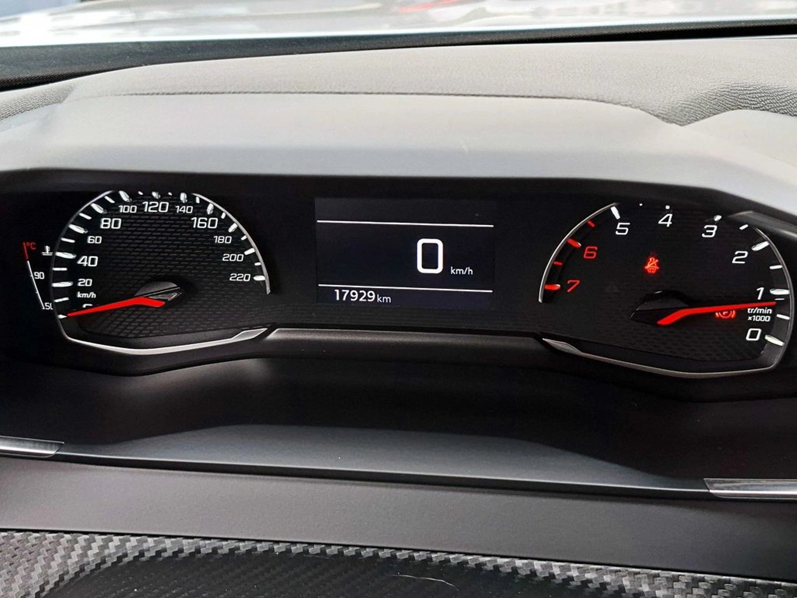 Peugeot 2008 1.2 ACTIVE PURETECH 130 4X2 MT 5P 2022 - Imagen 15 de 18