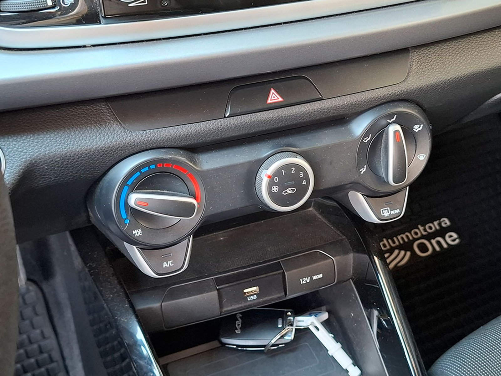 Kia RIO 4 EX 1.4L 6MT CI FULL 2023 - Imagen 16 de 20