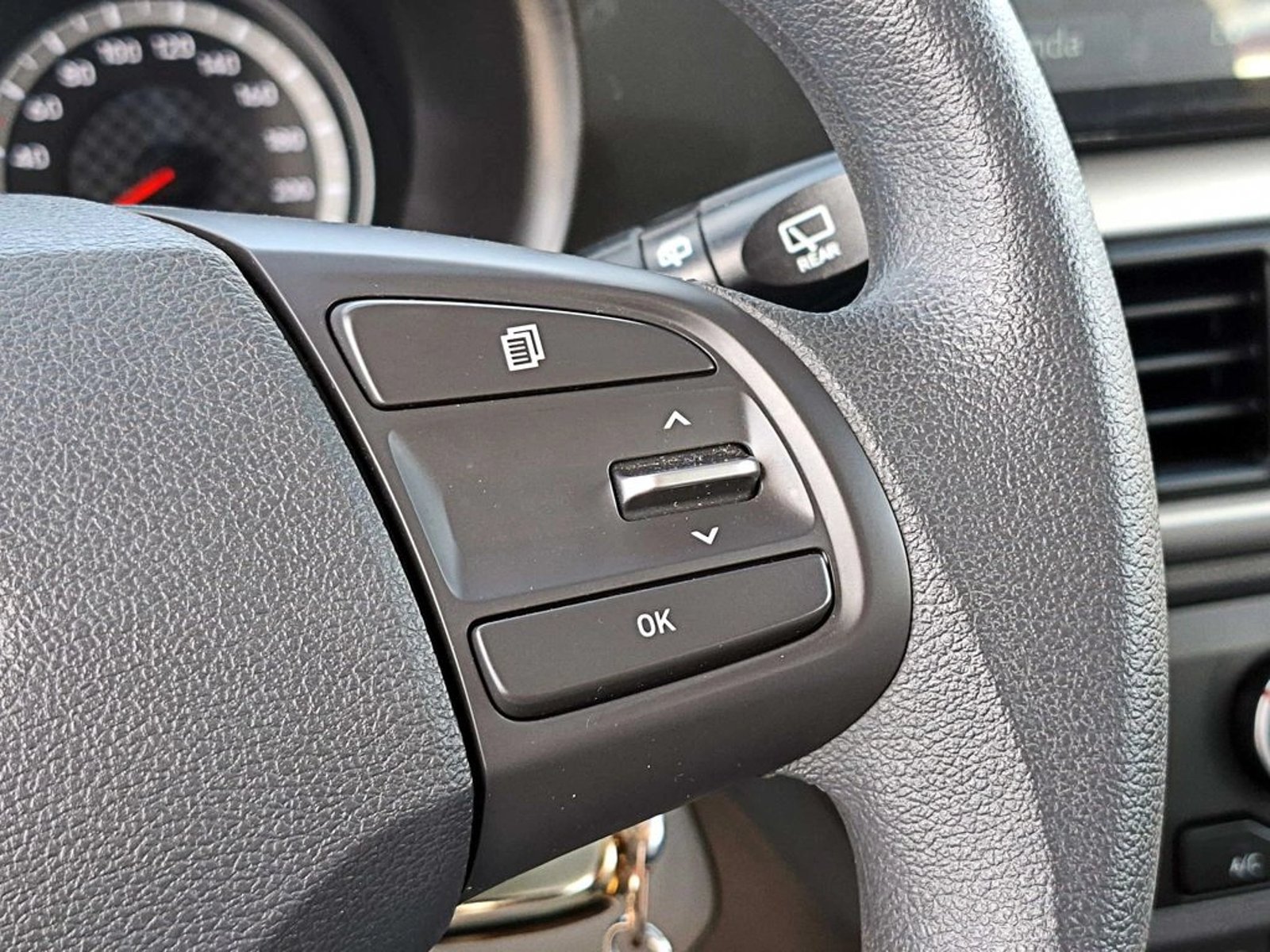 Hyundai GRAND I10 1.2 PLUS 4X2 HB AT 5P 2026 - Imagen 14 de 18