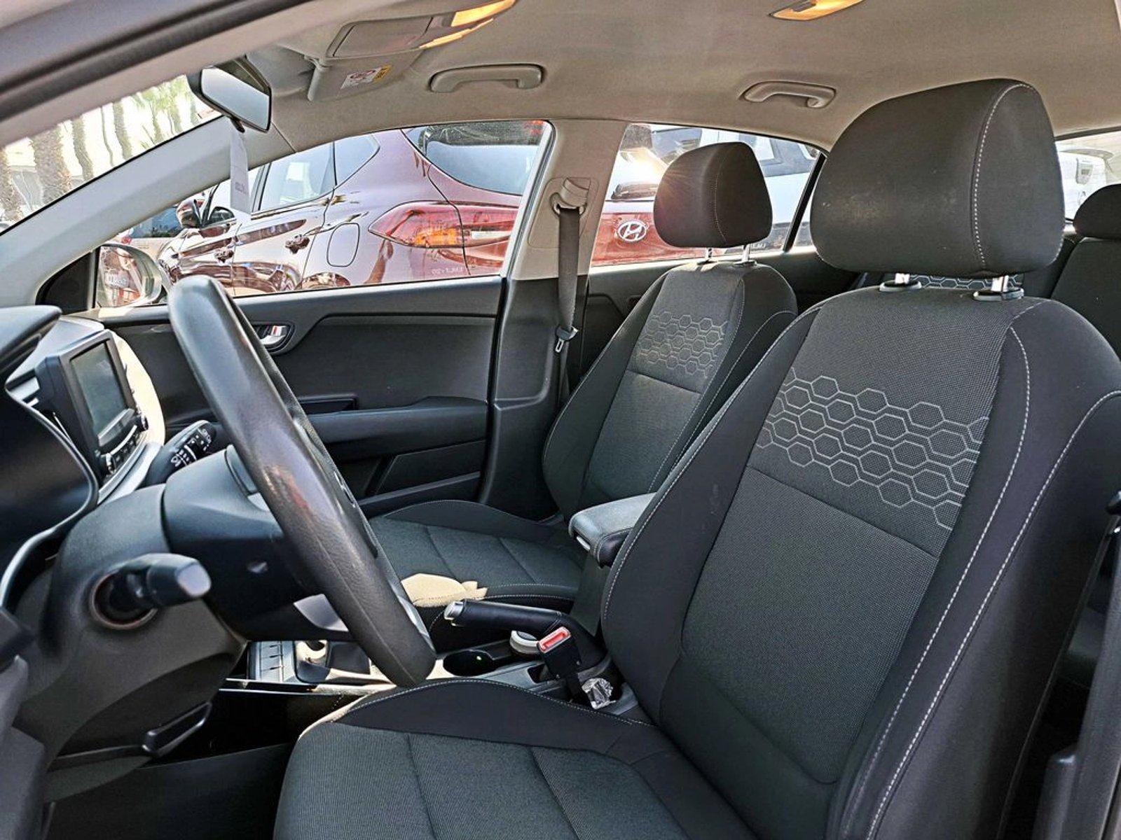 KIA RIO 5 EX 1.4 6MT FULL 2020 - Imagen 11 de 19