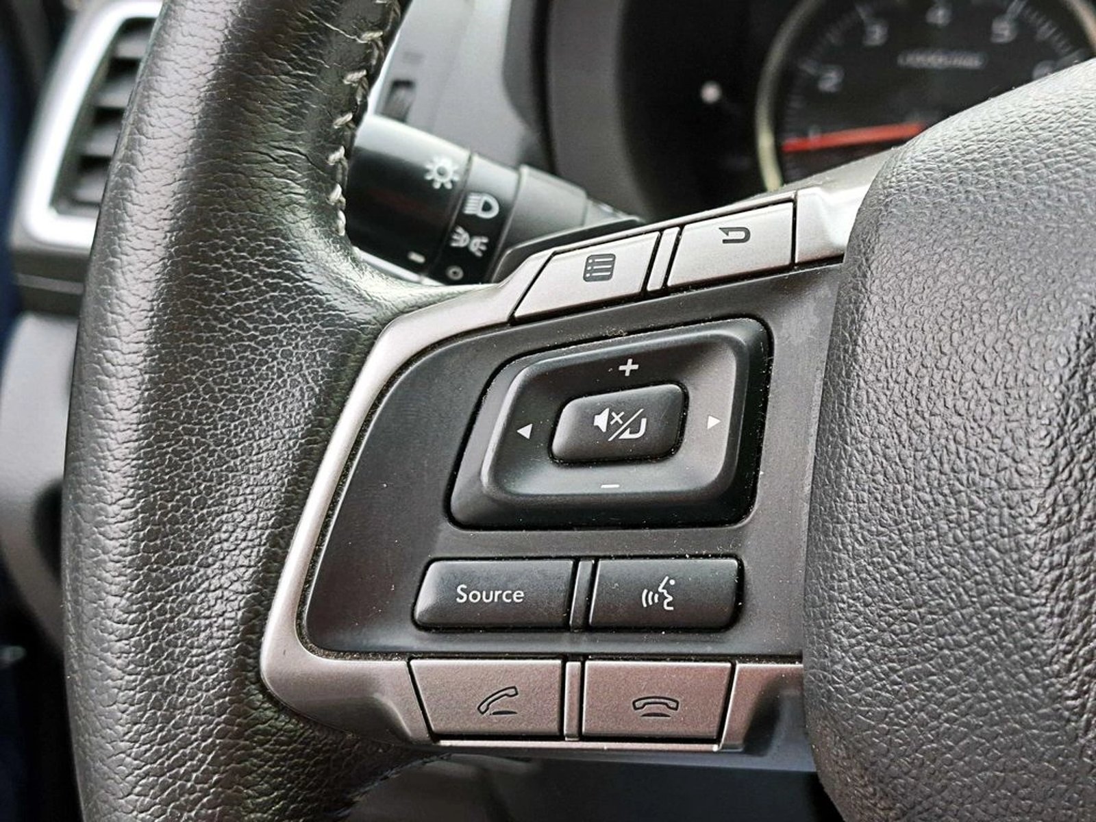 SUBARU IMPREZA 2.0 XS SPORT AWD CVT AT 5P 2016 - Imagen 14 de 18