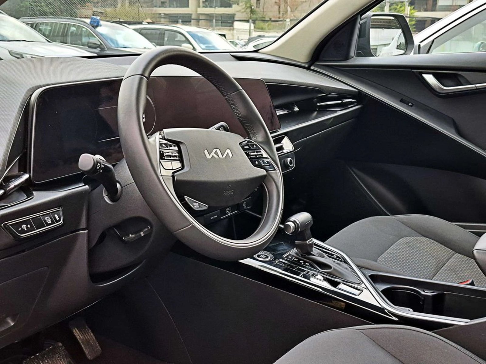 Kia NIRO HEV 1.6 2024 - Imagen 8 de 16