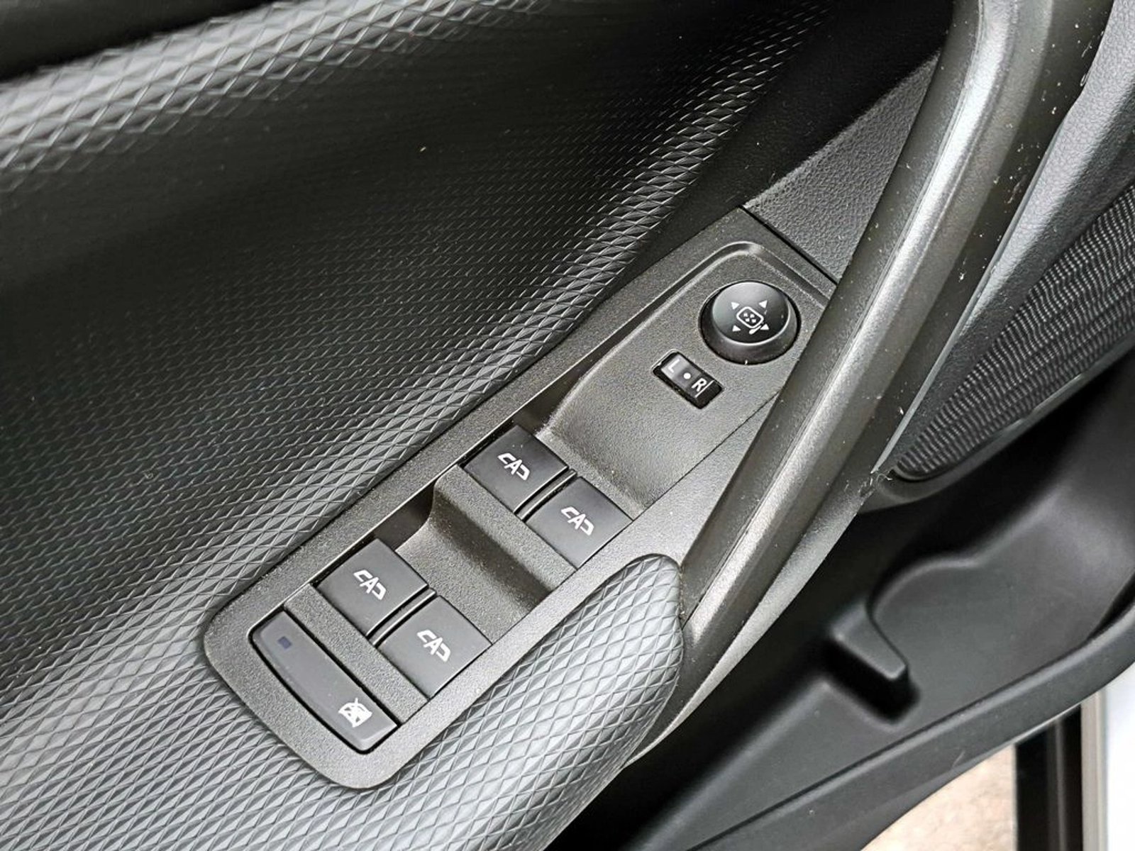 CHEVROLET TRACKER 1.2 LTZ P MT 2024 - Imagen 11 de 20