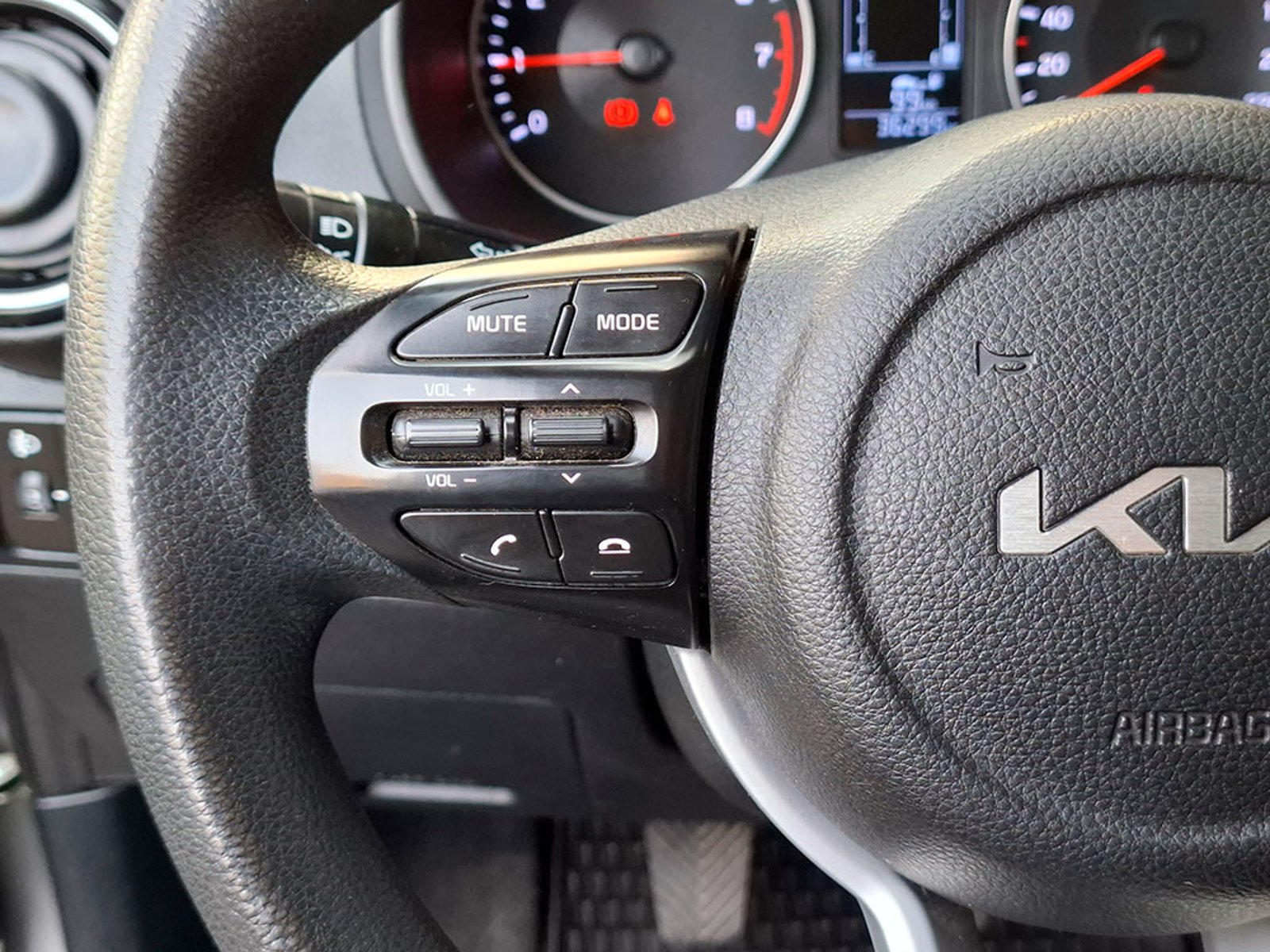 KIA SOLUTO LX 1.4L 5MT AC 2023 - Imagen 11 de 20