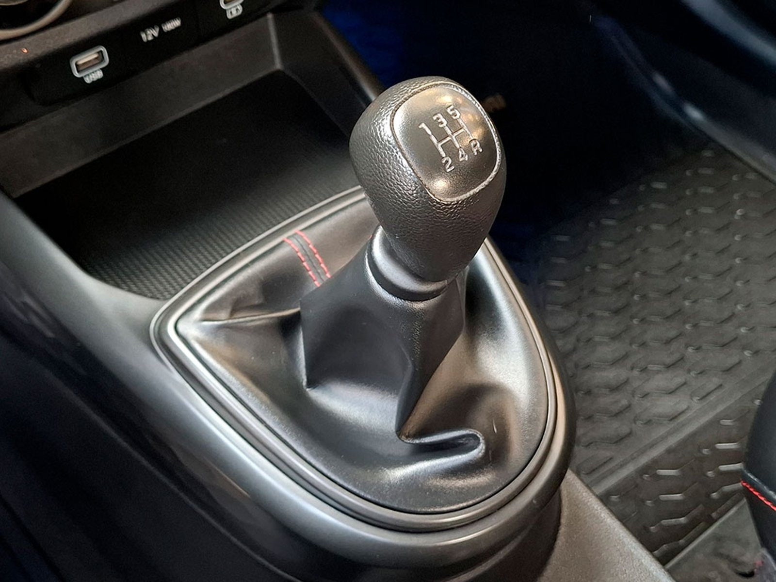 HYUNDAI GRAND I10 AI3 HB 1.0 MT GO FL 2024 - Imagen 16 de 20