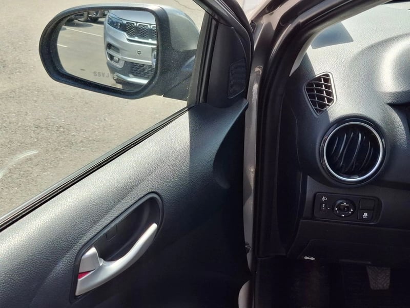 Kia SOLUTO 1.4 2023 - Imagen 9 de 18