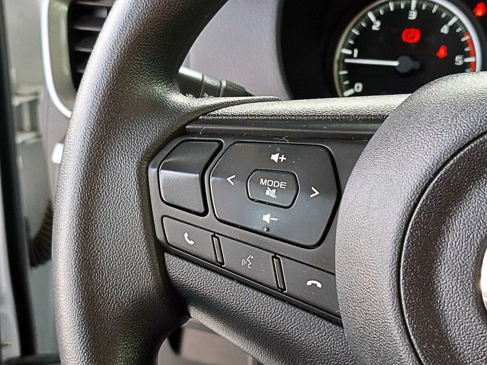 MAZDA BT-50 4X4 3.0 AT 2024 - Imagen 14 de 18