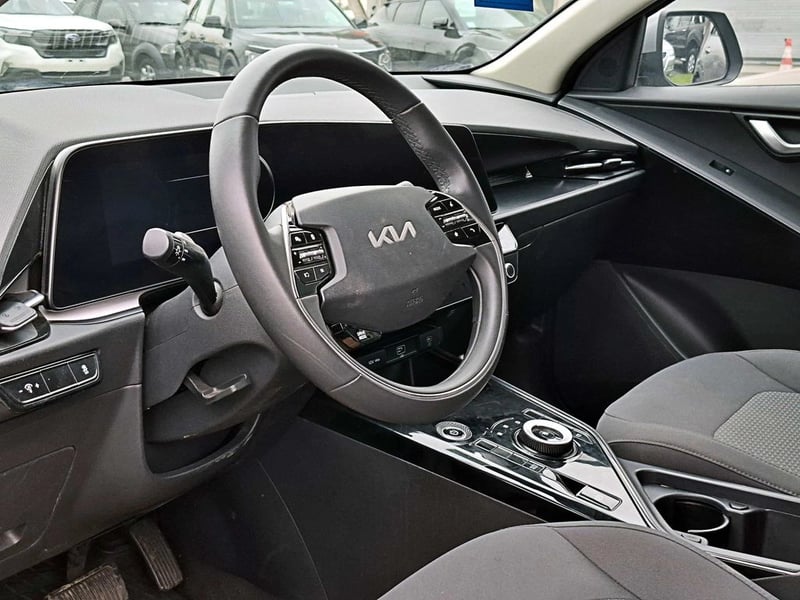 Kia NIRO AT 2024 - Imagen 8 de 17
