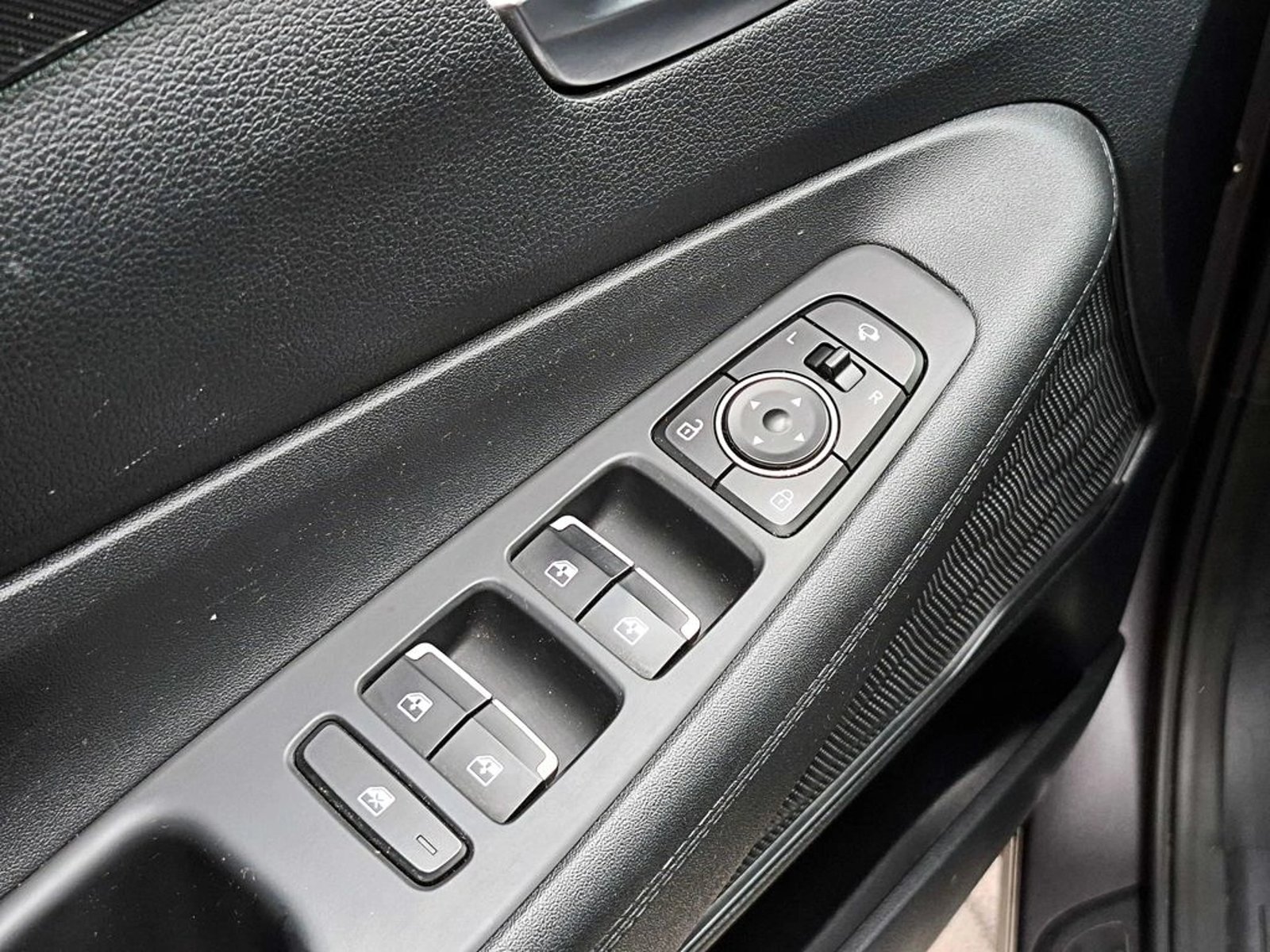 Hyundai SANTA FE 2.5 PLUS FL 4X2 AT 5P 2022 - Imagen 9 de 18