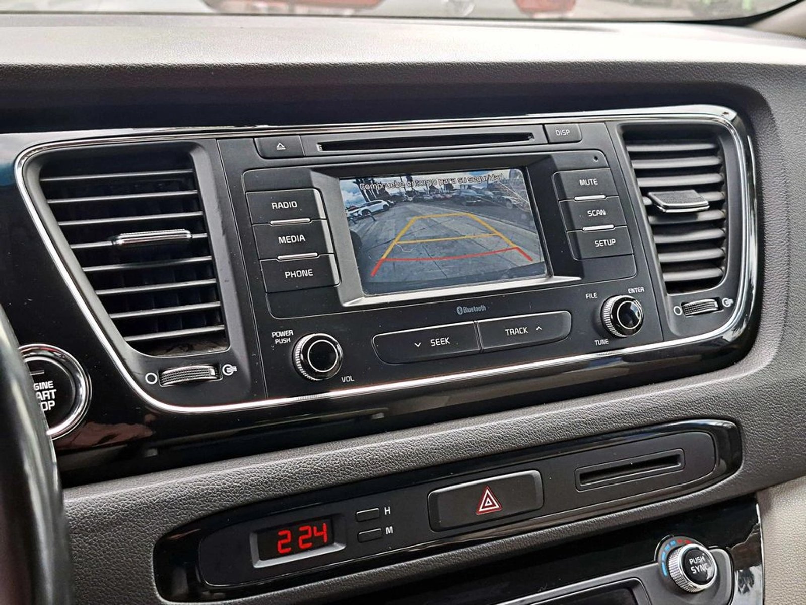 Kia GRAND CARNIVAL EX 3.3 AT 2018 - Imagen 17 de 19