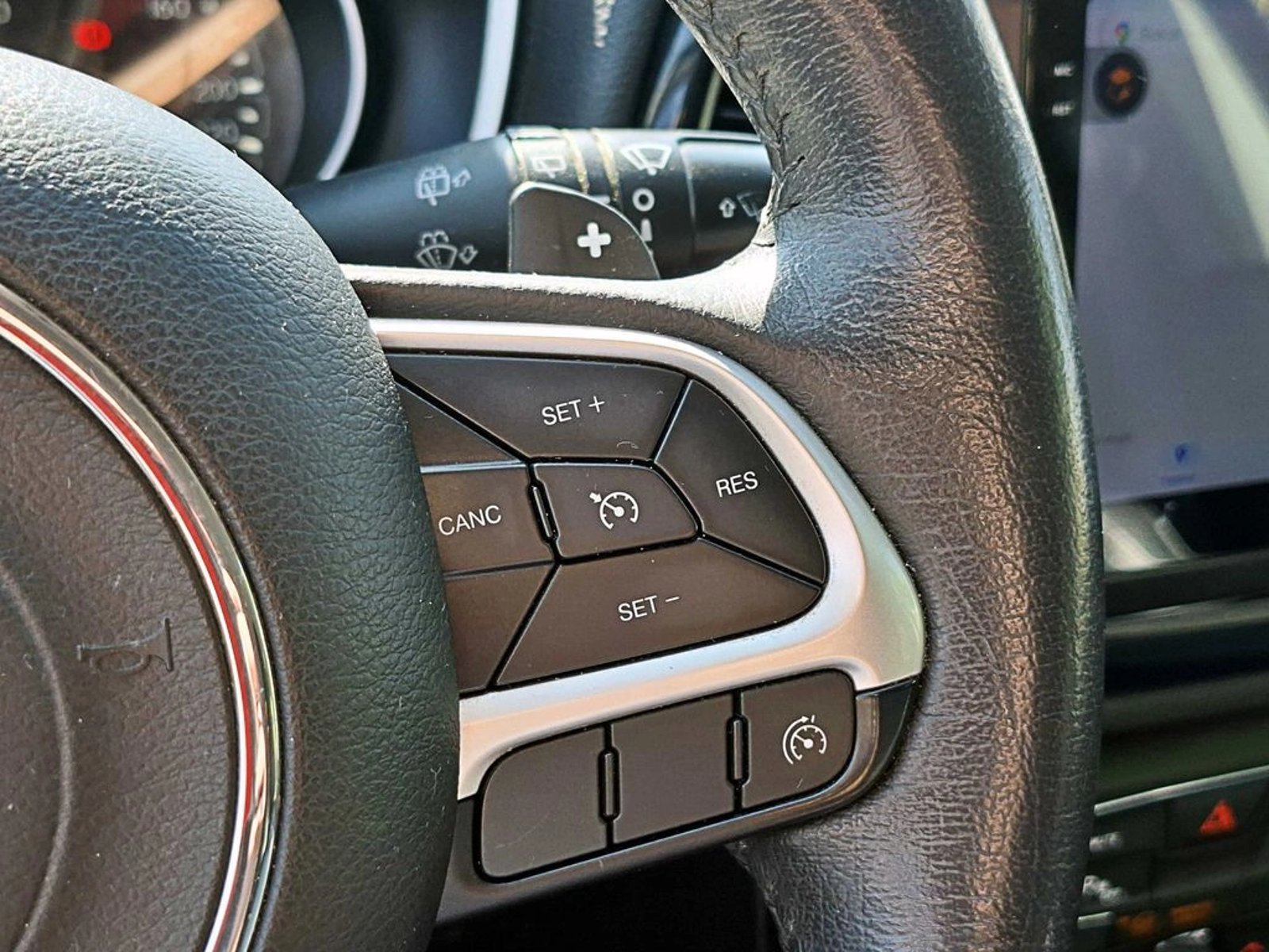 JEEP COMPASS 2.4 LONGITUDE 4X4 5P 2019 - Imagen 17 de 20