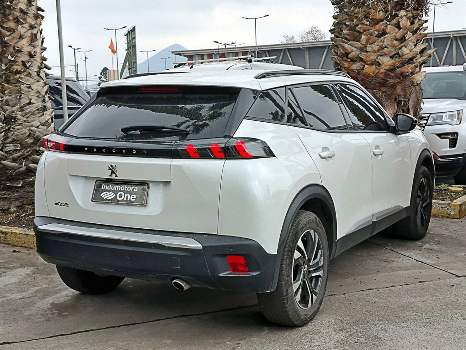 Peugeot 2008 BLUE HDI  130 1.5 AT 2024 - Foto 5 de 16