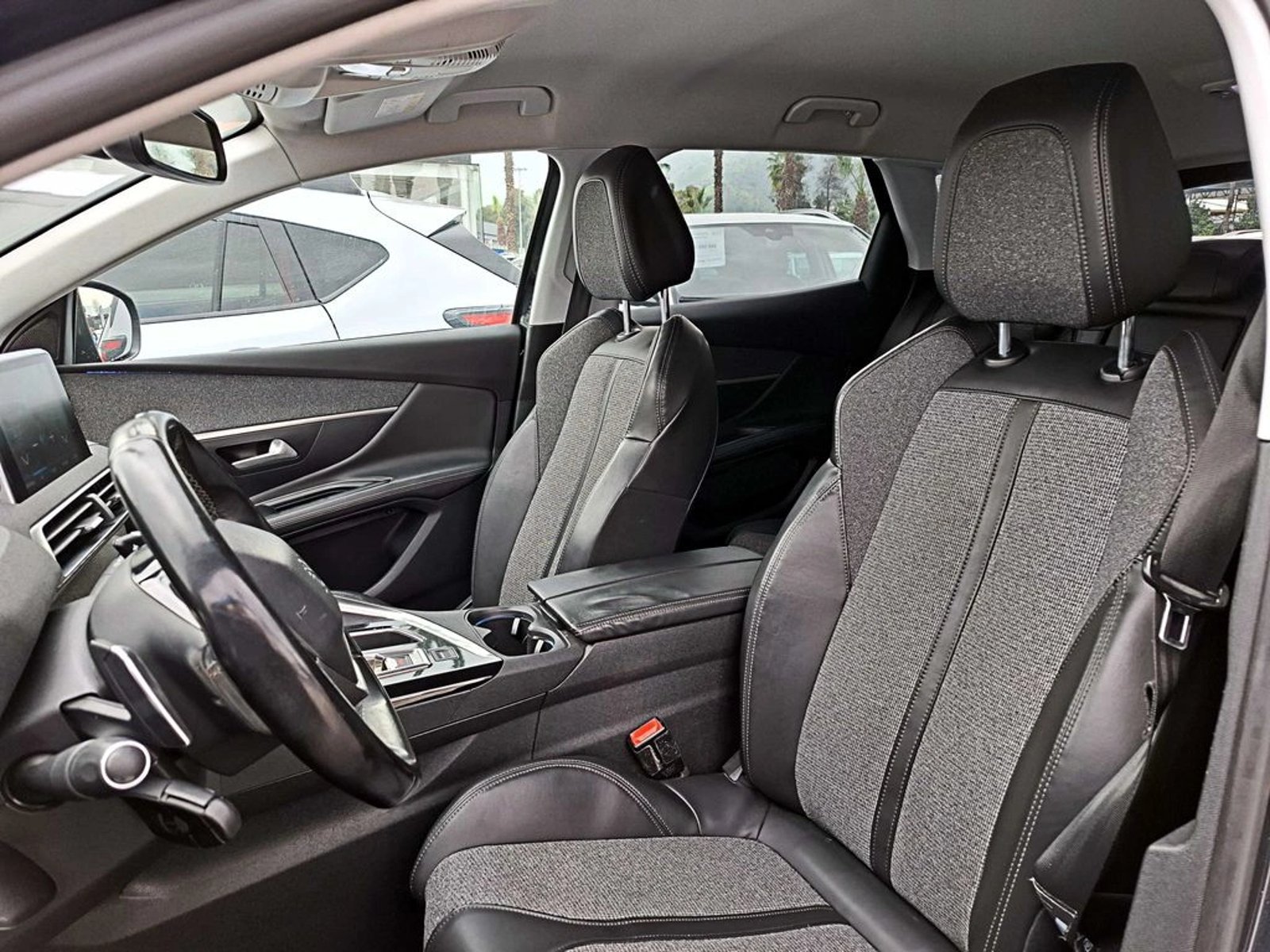Peugeot 3008 1.6 ALLURE BLUE-HDI  5P 2018 - Imagen 9 de 16