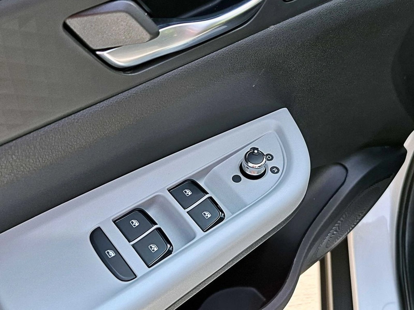 DONGFENG E70 ELECTRICO 4X2 AT 4P 2025 - Imagen 10 de 15
