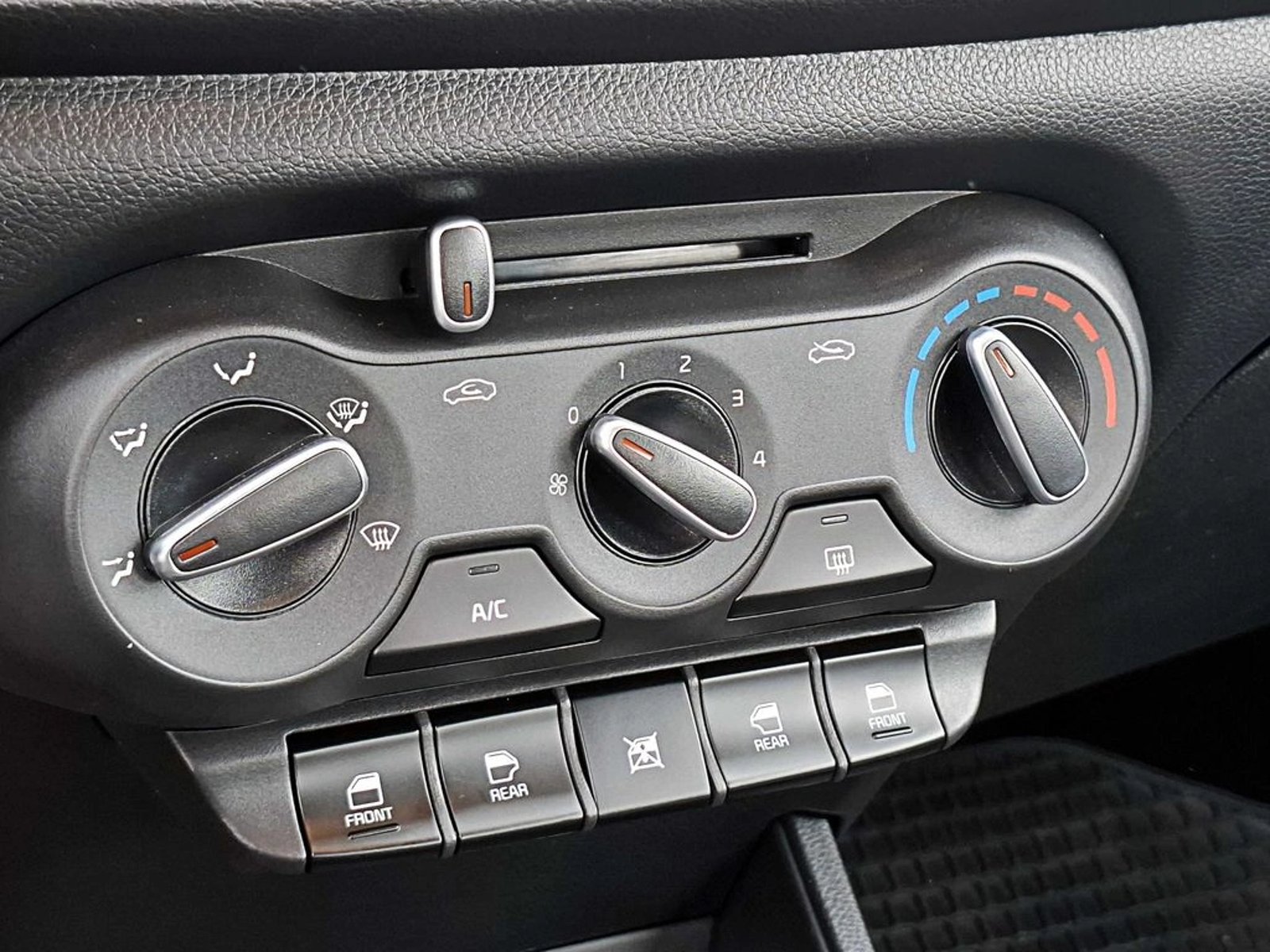 Kia SOLUTO MT 2026 - Imagen 17 de 18