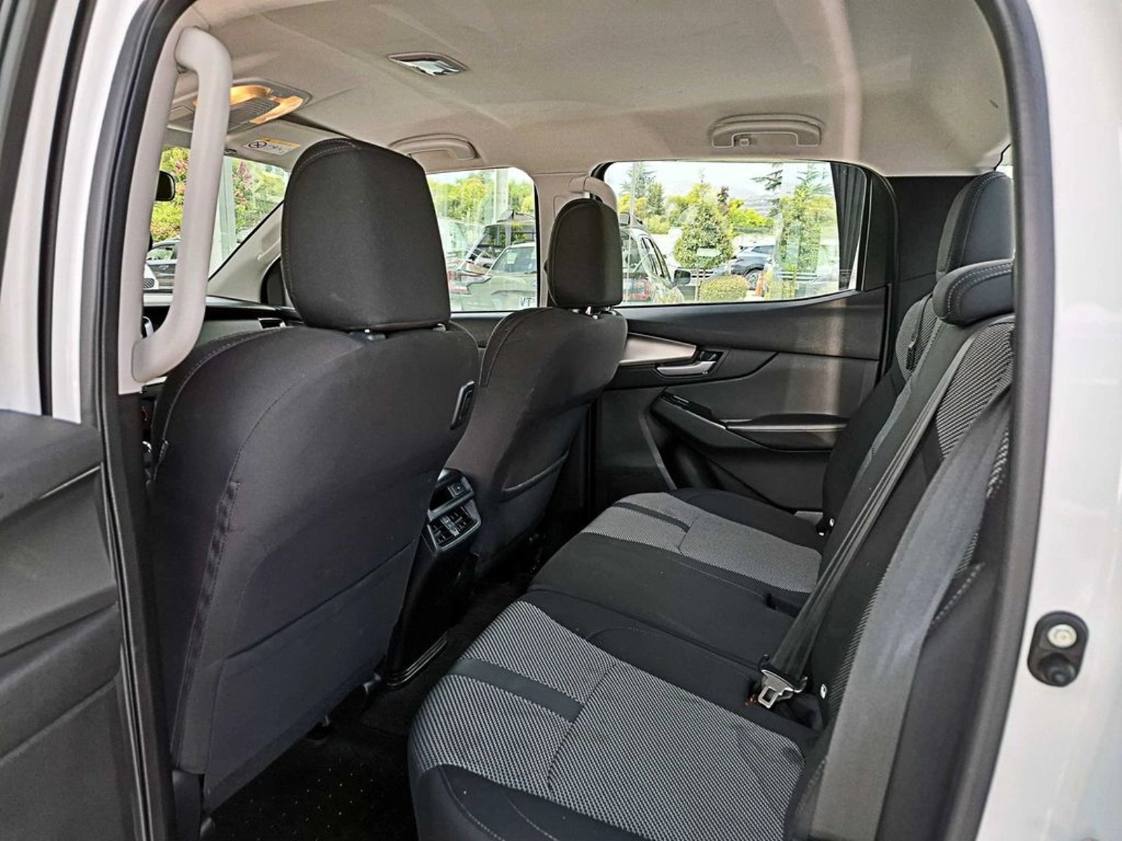 MAZDA BT-50 4X4 3.0 AT 2024 - Imagen 12 de 18