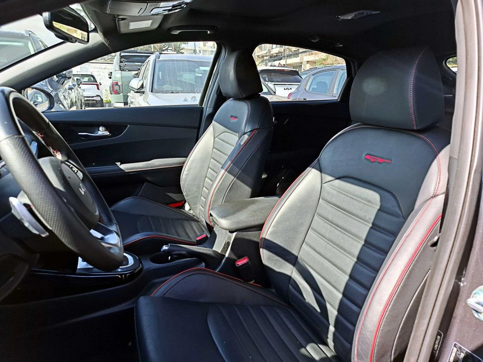 Kia CERATO 5 GT 2022 - Imagen 11 de 18