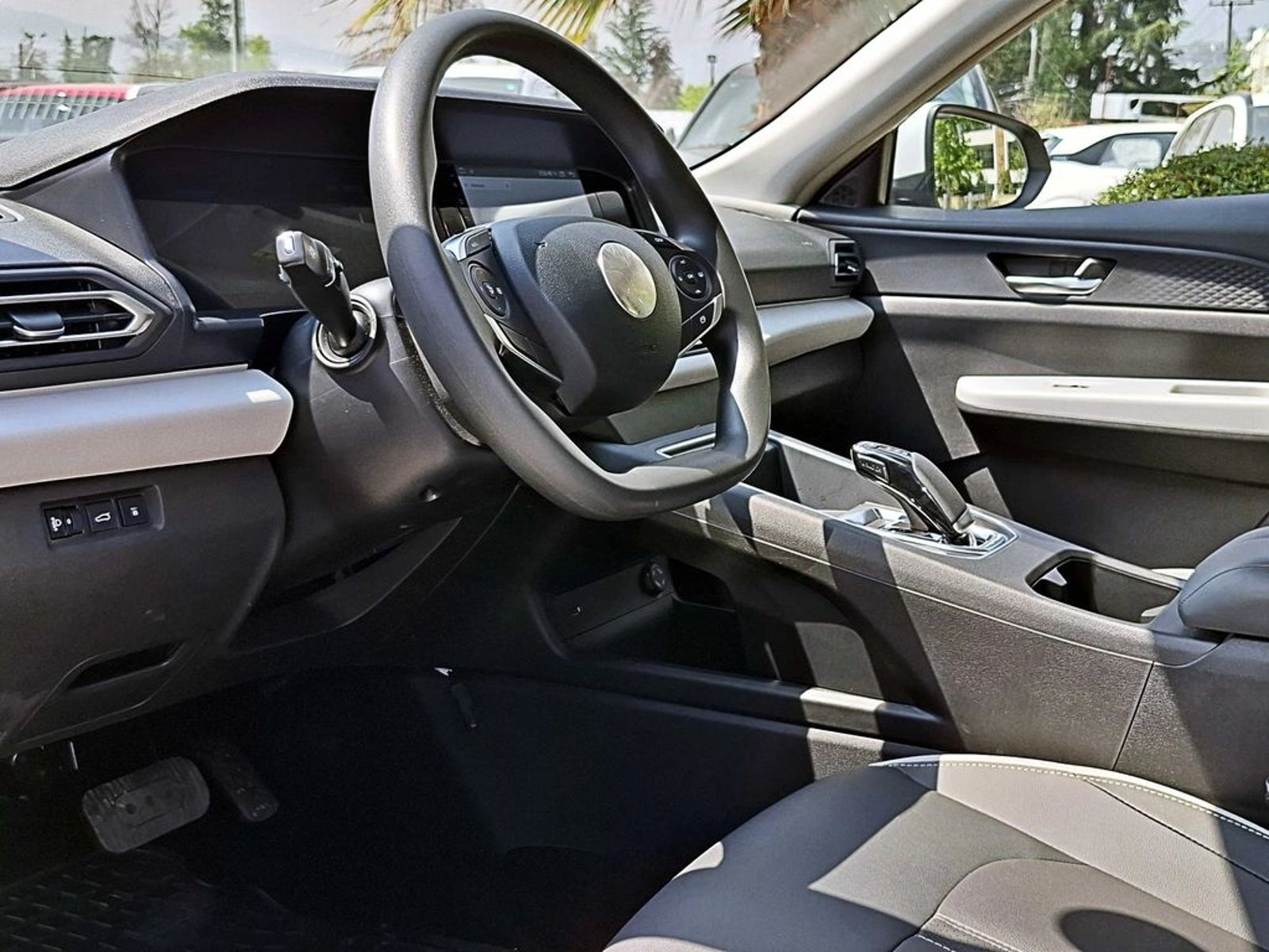 DONGFENG E70 ELECTRICO 4X2 AT 4P 2025 - Imagen 9 de 15