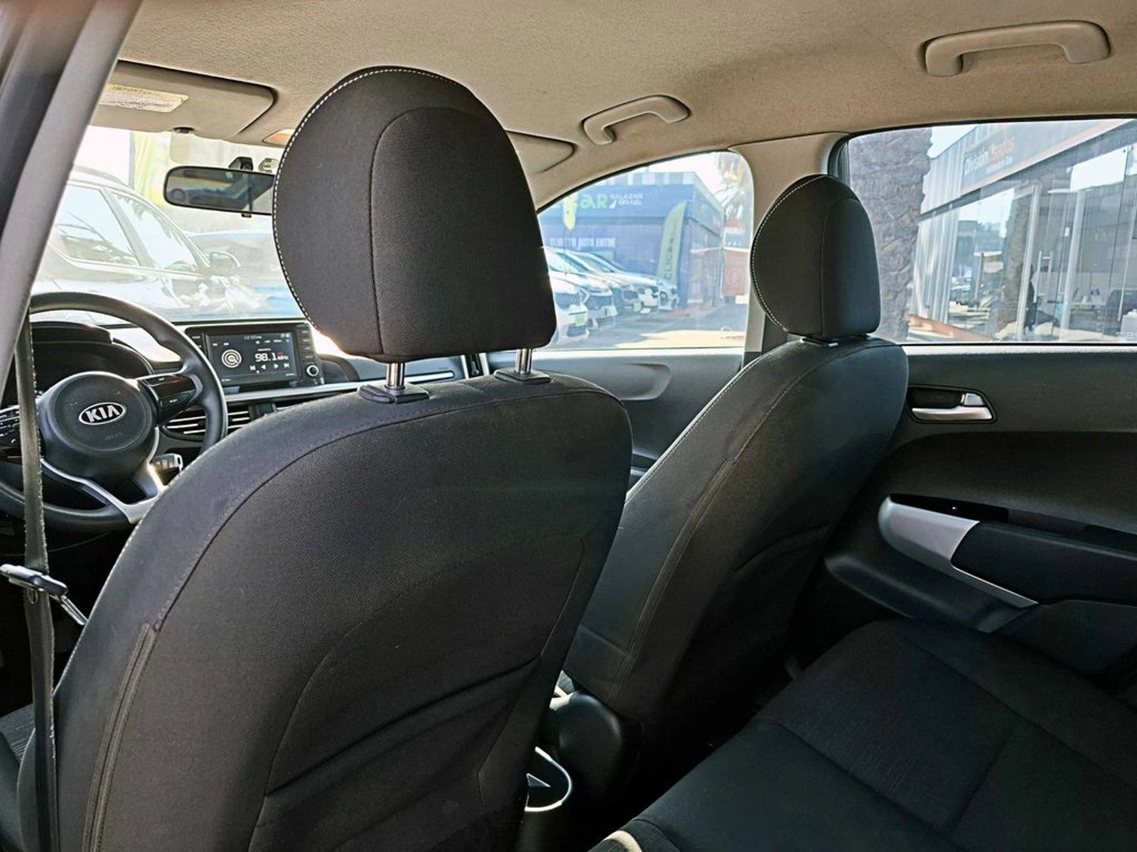 KIA MORNING 1.0 LX  SIN AIRE ACOND.HB 5MT 5P 2018 - Imagen 12 de 18