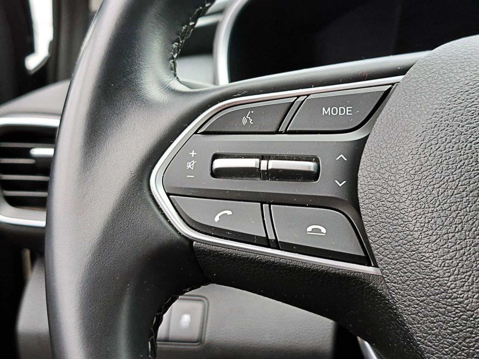 Hyundai SANTA FE 2.5 PLUS FL 4X2 AT 5P 2022 - Imagen 14 de 18