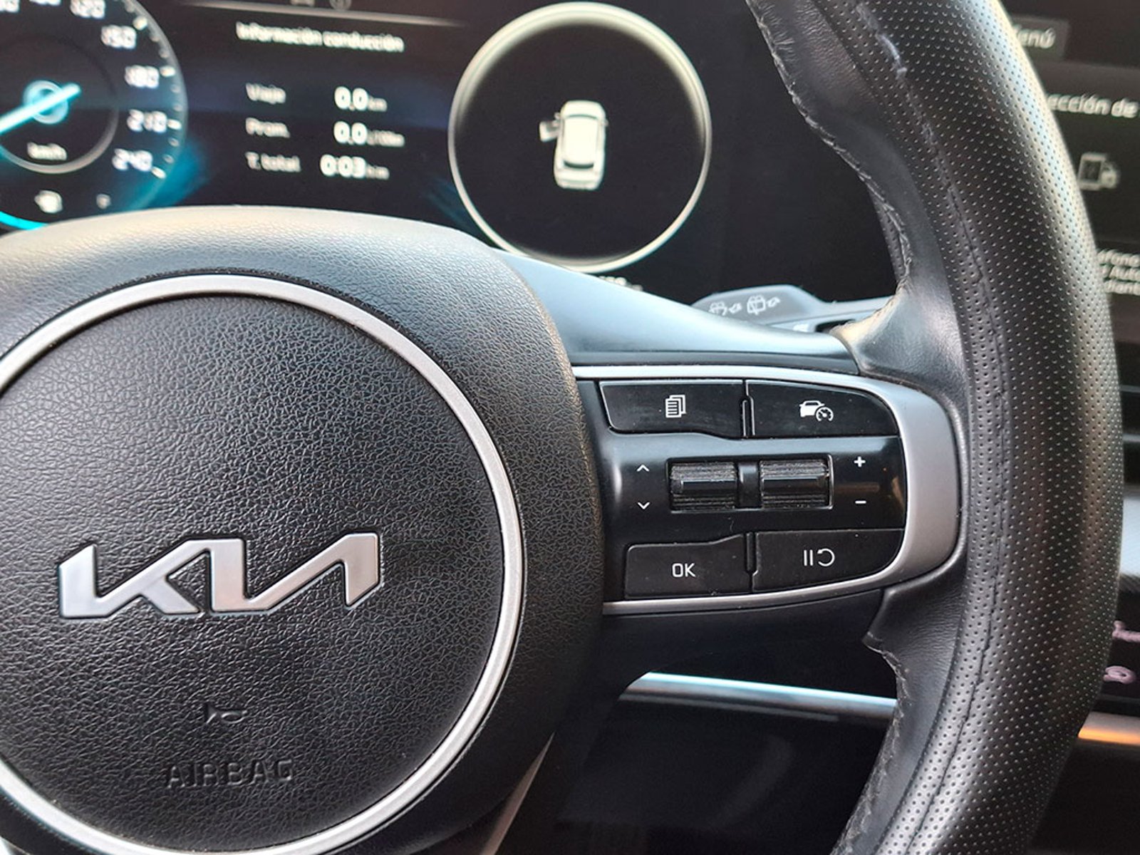Kia SPORTAGE EX 2.0L 6MT GSL 2024 - Imagen 12 de 20