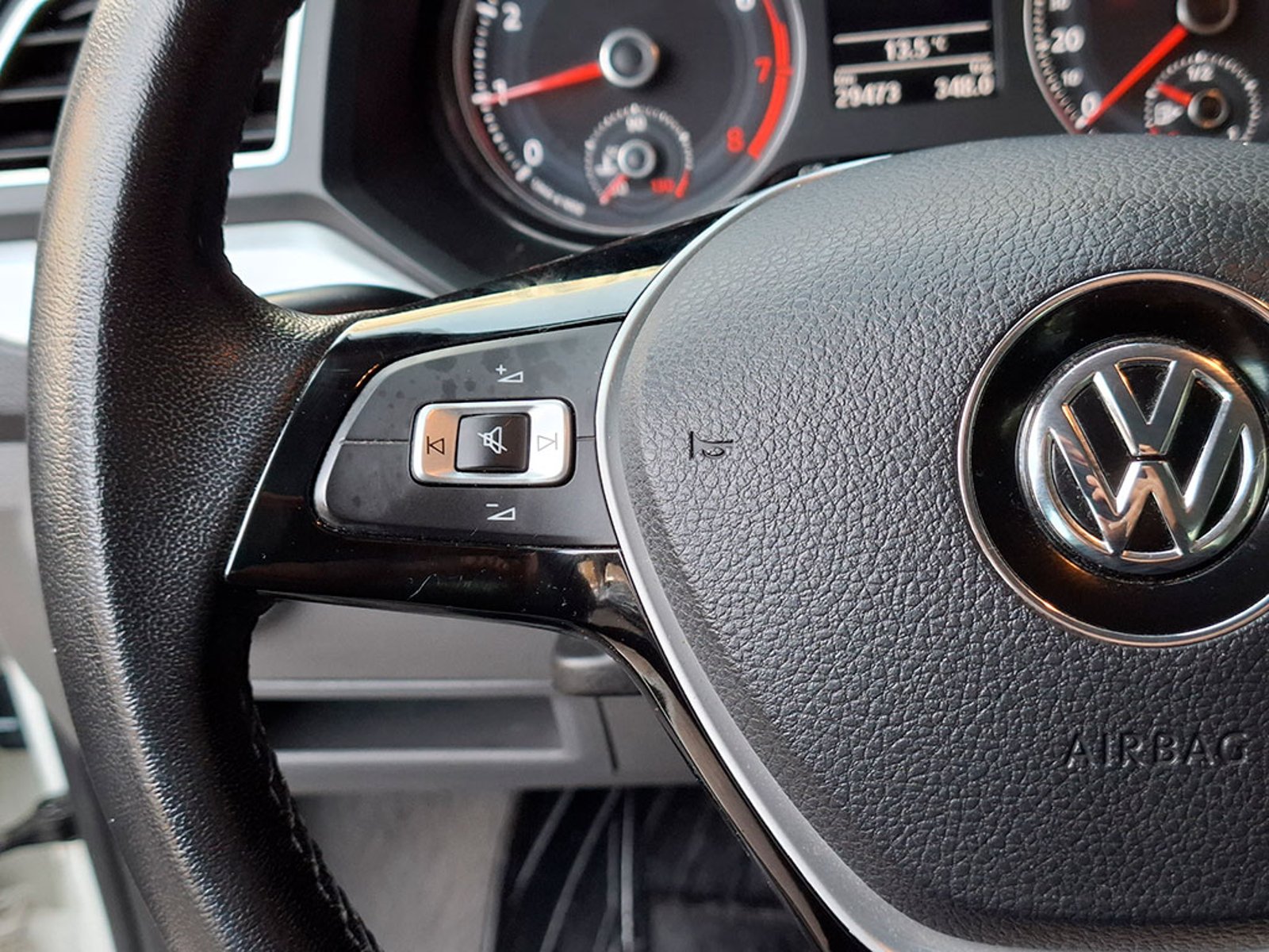VOLKSWAGEN VOYAGE 1.6 HIGHLINE MT 2022 - Imagen 11 de 20
