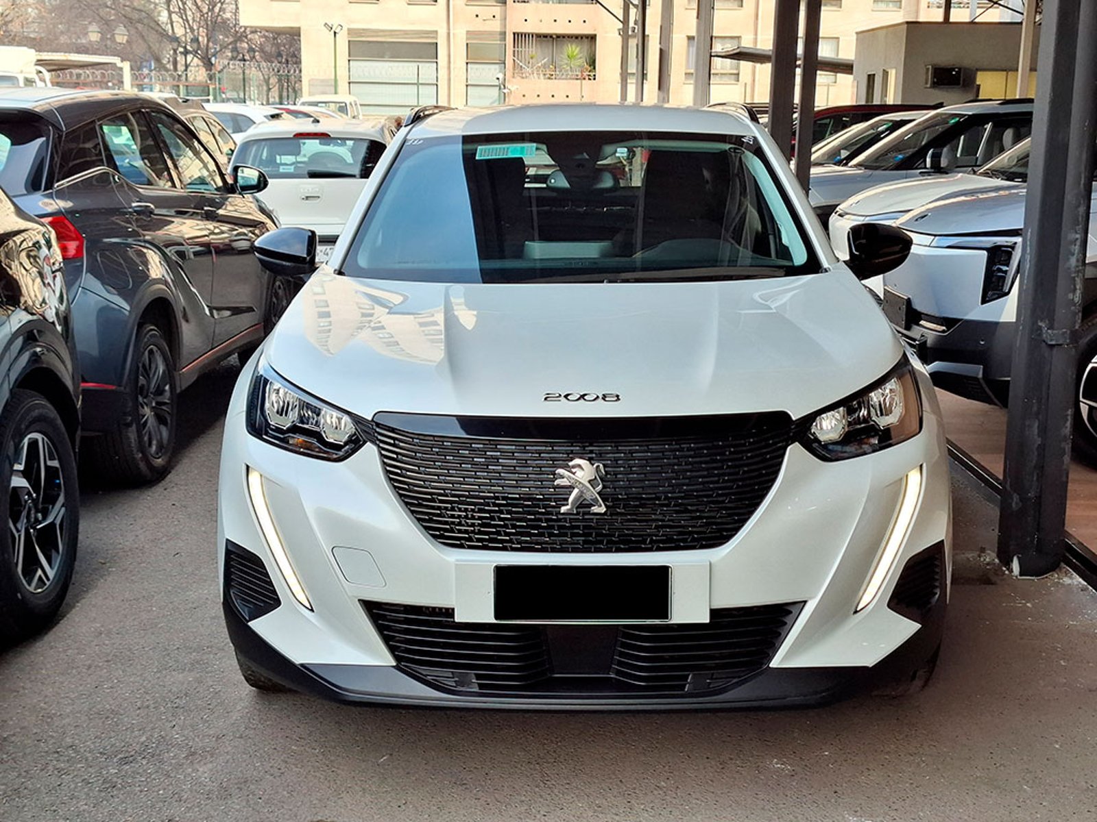 Peugeot 2008 1.2 ACTIVE PURETECH 2023 - Foto 2 de 20