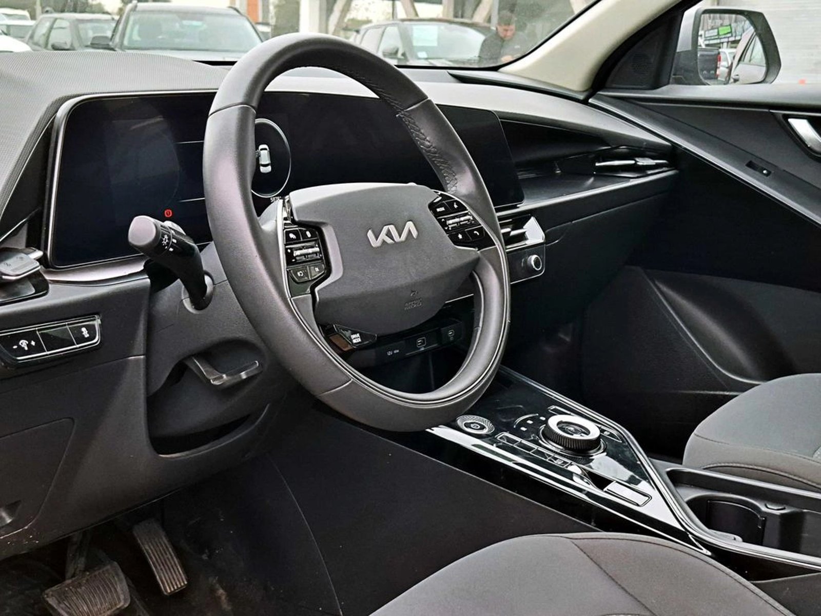 Kia NIRO AT 2024 - Imagen 8 de 17