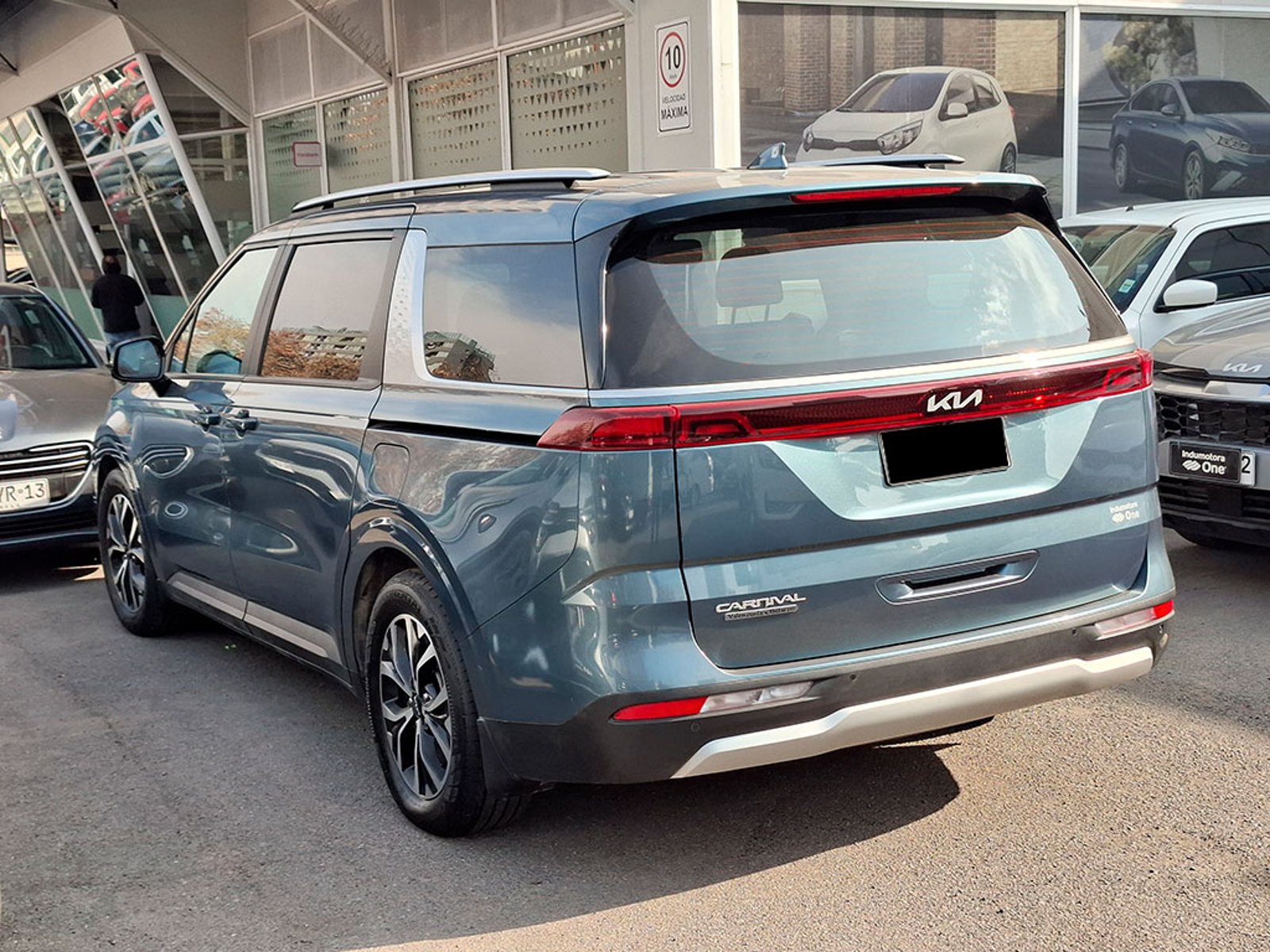 Kia CARNIVAL EX 2.2L DSL 8AT 2023 - Foto 4 de 20