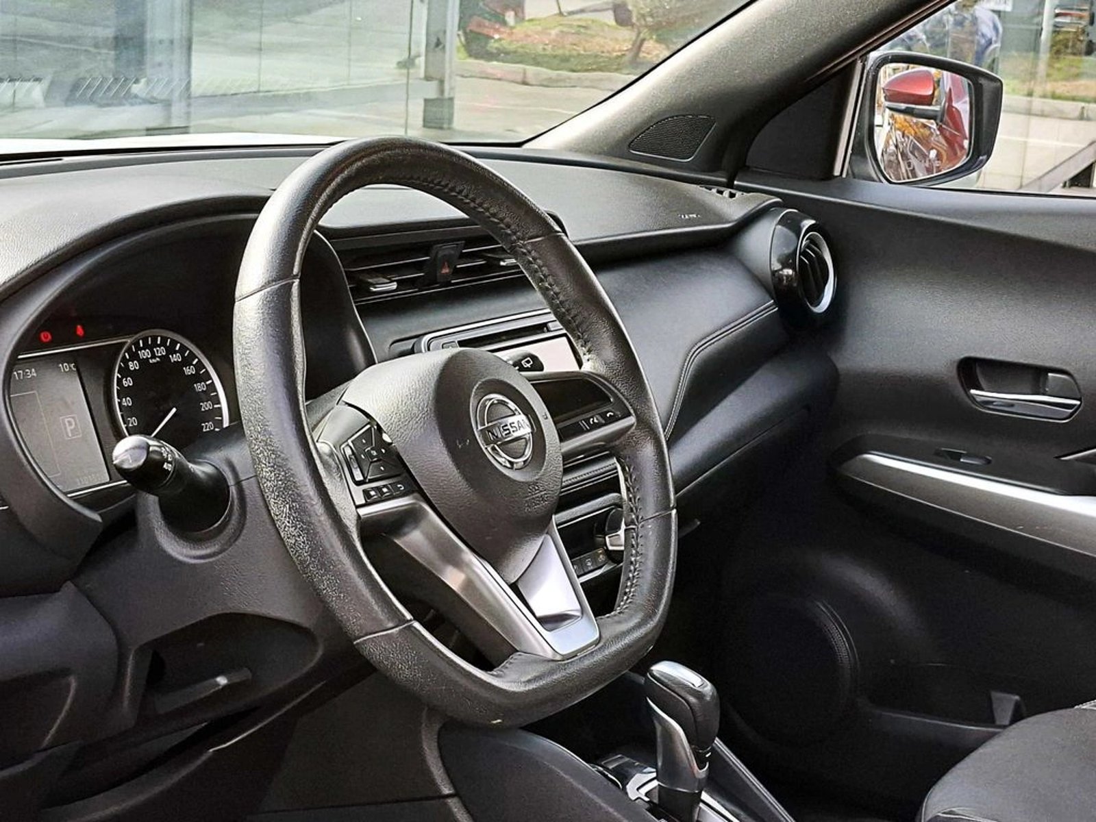 Nissan KICKS 1.6  AT 2018 - Imagen 8 de 17