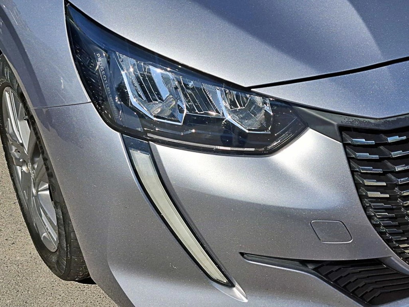 Peugeot 208 PURETECH 75 1.2 2022 - Foto 3 de 18