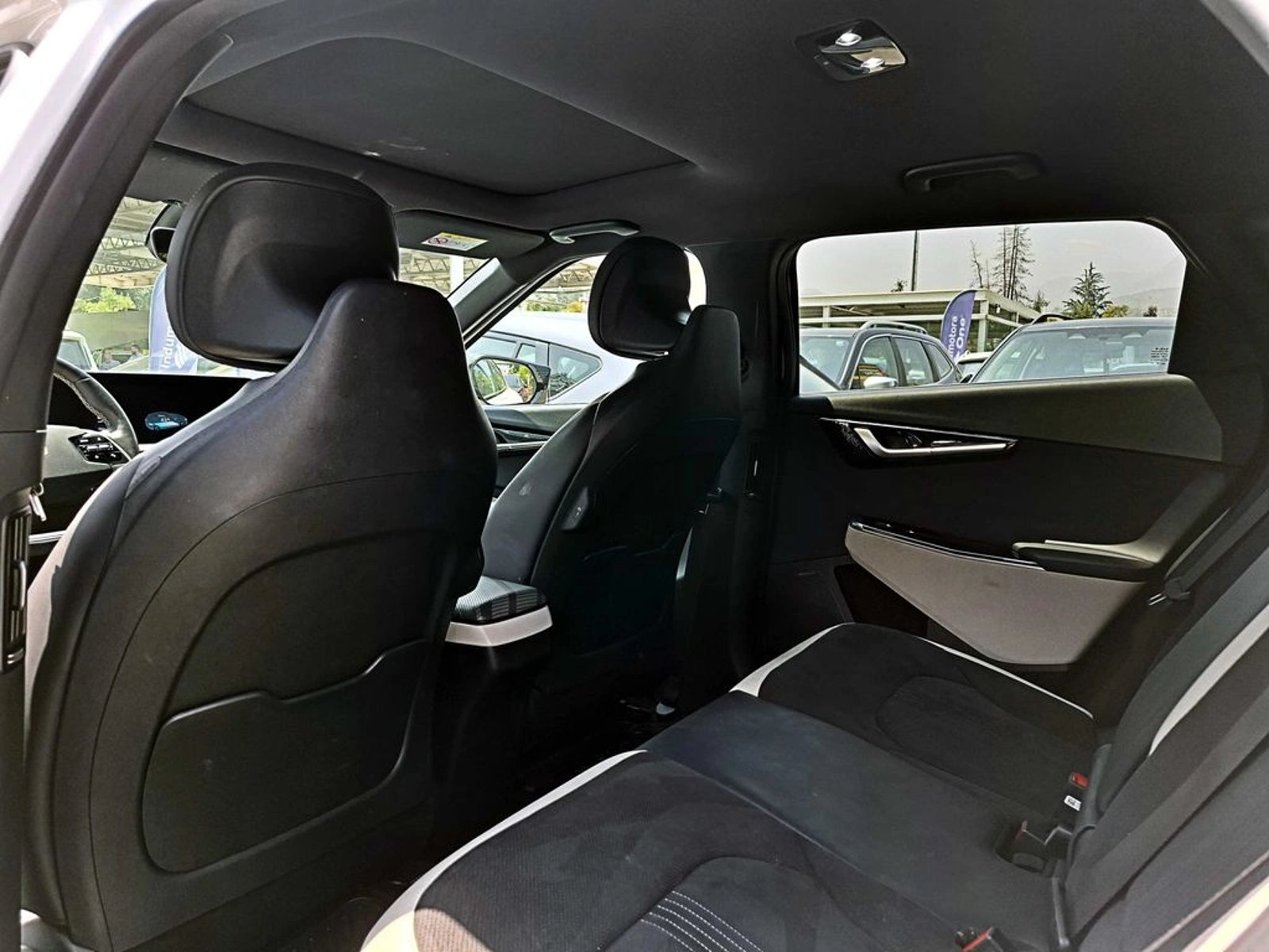 KIA EV6 GT LINE 4X4 AT 2024 - Imagen 12 de 17