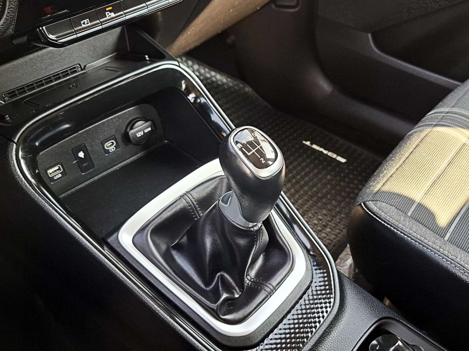 Kia SONET MT 2025 - Imagen 18 de 18