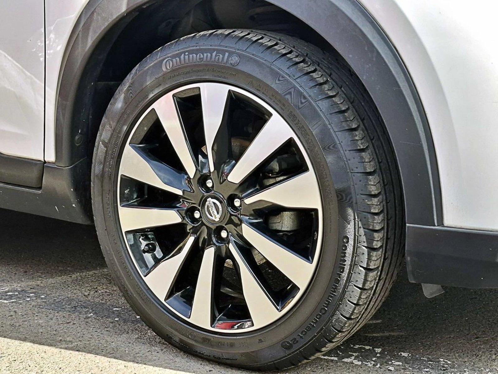 Nissan KICKS 1.6  AT 2018 - Imagen 4 de 17