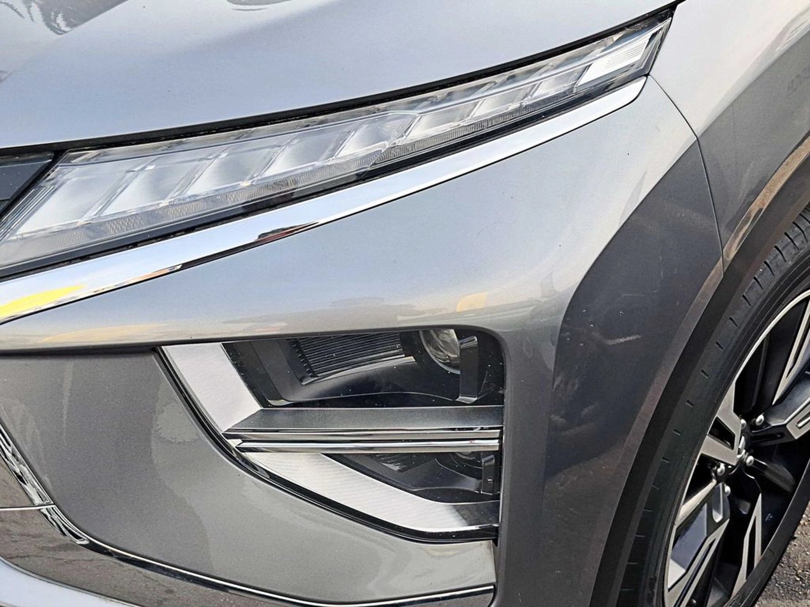 Mitsubishi ECLIPSE CROSS 1.5 RX 4X2 AT 5P 2023 - Foto 3 de 19
