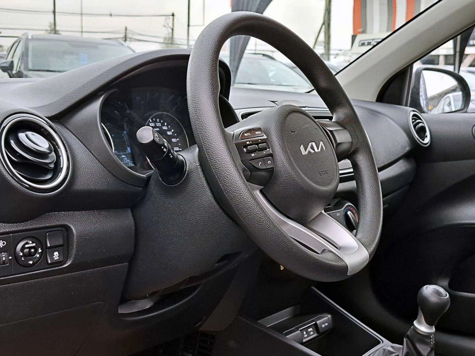 Kia SOLUTO MT 2026 - Imagen 9 de 18