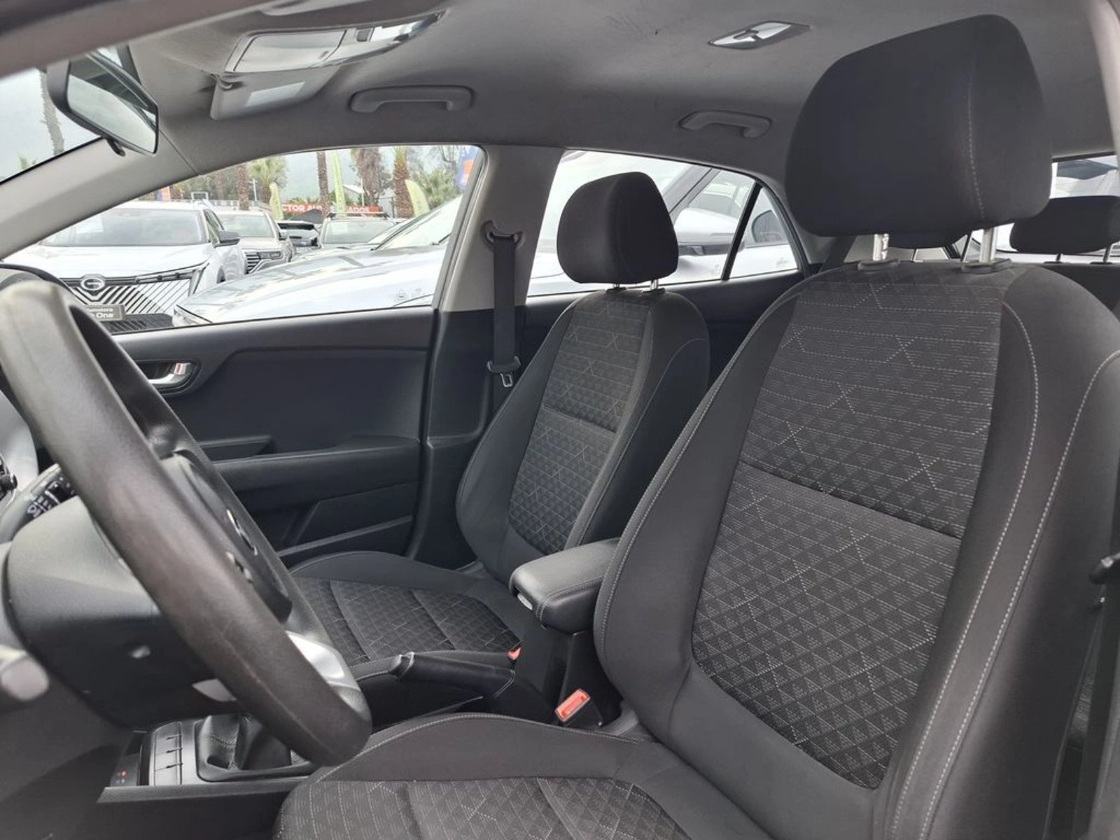 Kia RIO 5 LX 1.4 2022 - Imagen 10 de 18